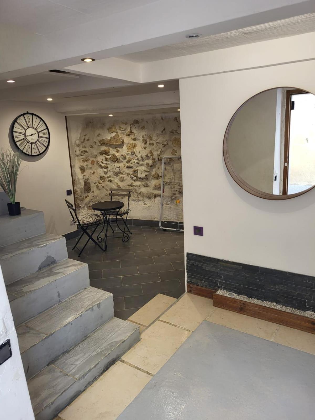 Spacious Town House With Balcony Montagnac  Eksteriør billede