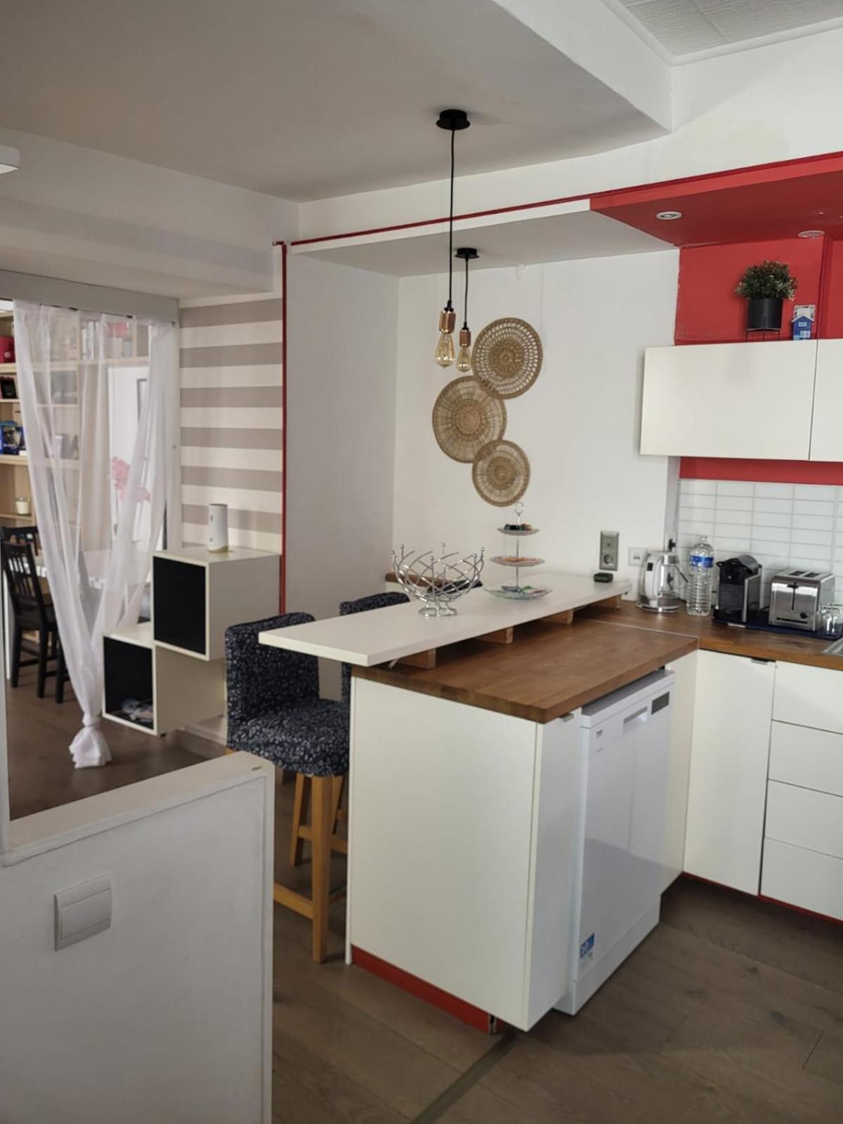 Spacious Town House With Balcony Montagnac  Eksteriør billede